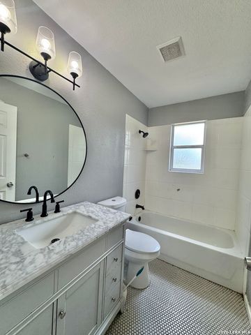 14410 MANGOLD WAY, Atascosa, TX 78002