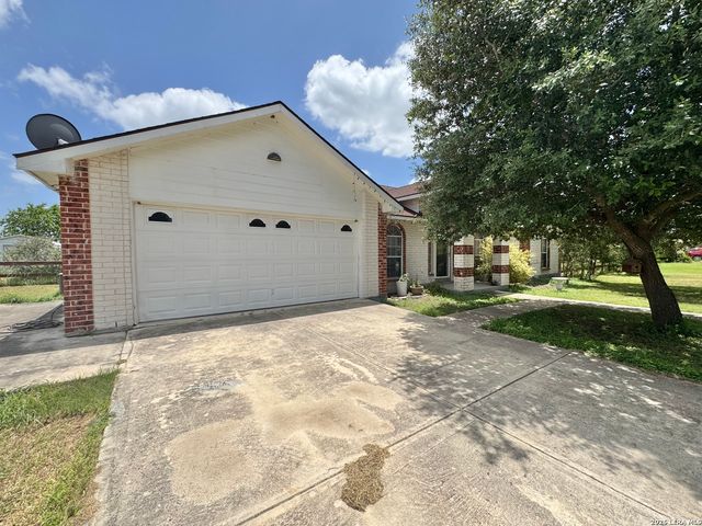 14410 MANGOLD WAY, Atascosa, TX 78002