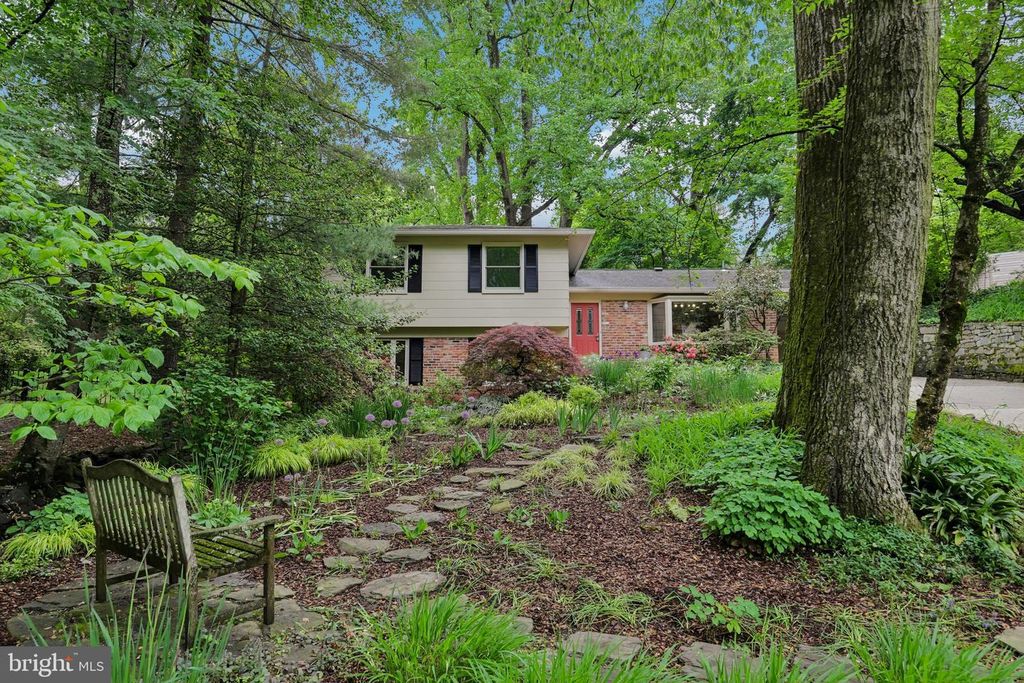 3512 WOODBINE ST, Chevy Chase, MD 20815