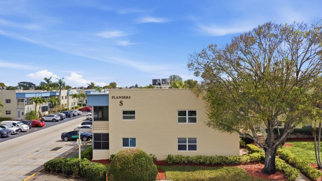 888 Flanders S, Delray Beach, FL 33484