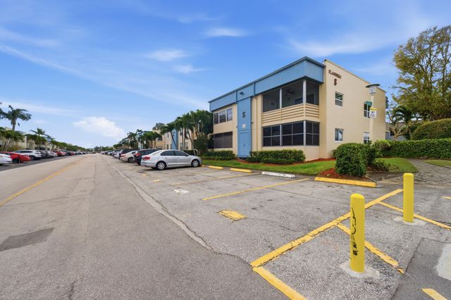 888 Flanders S, Delray Beach, FL 33484