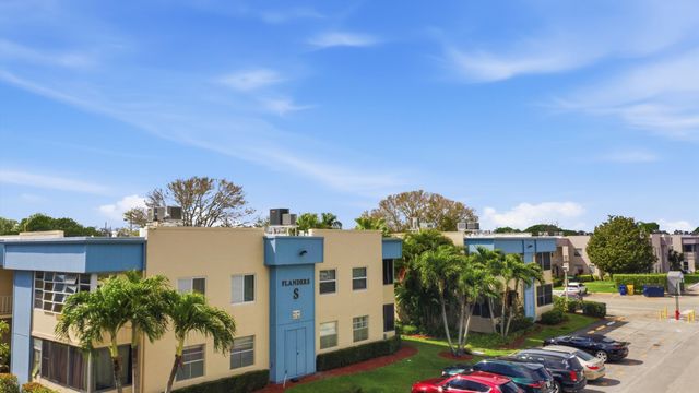 888 Flanders S, Delray Beach, FL 33484