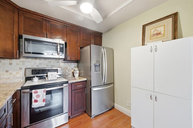 888 Flanders S, Delray Beach, FL 33484