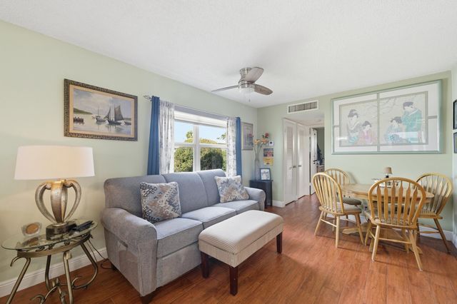 888 Flanders S, Delray Beach, FL 33484