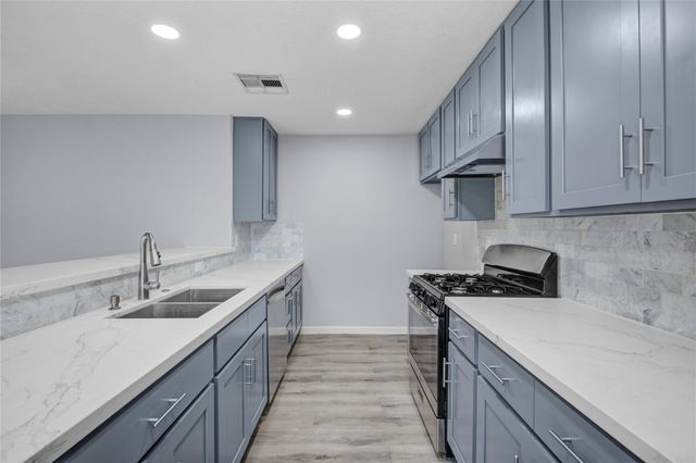 5703 Easthampton Drive D, Houston, TX 77039