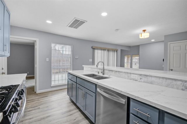 5703 Easthampton Drive D, Houston, TX 77039