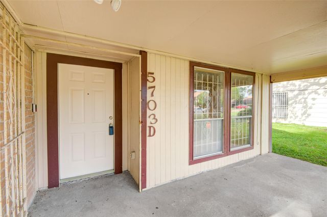 5703 Easthampton Drive D, Houston, TX 77039