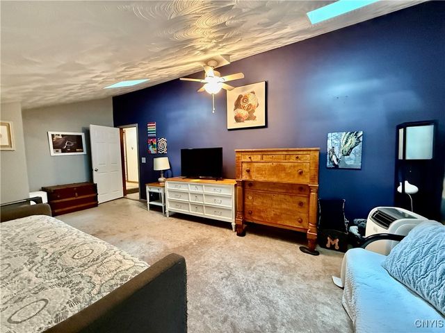 15 East Oneida Street, Lysander, NY 13027