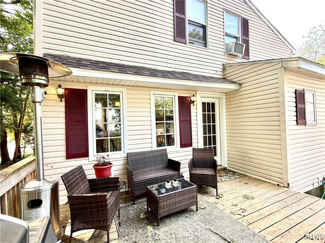 15 East Oneida Street, Lysander, NY 13027