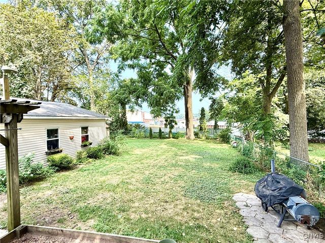 15 East Oneida Street, Lysander, NY 13027
