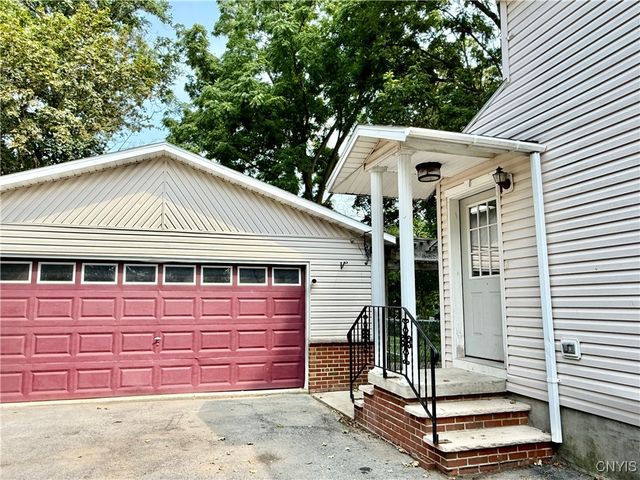 15 East Oneida Street, Lysander, NY 13027