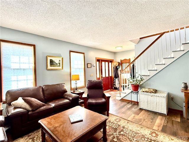 15 East Oneida Street, Lysander, NY 13027