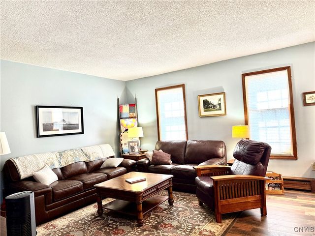 15 East Oneida Street, Lysander, NY 13027