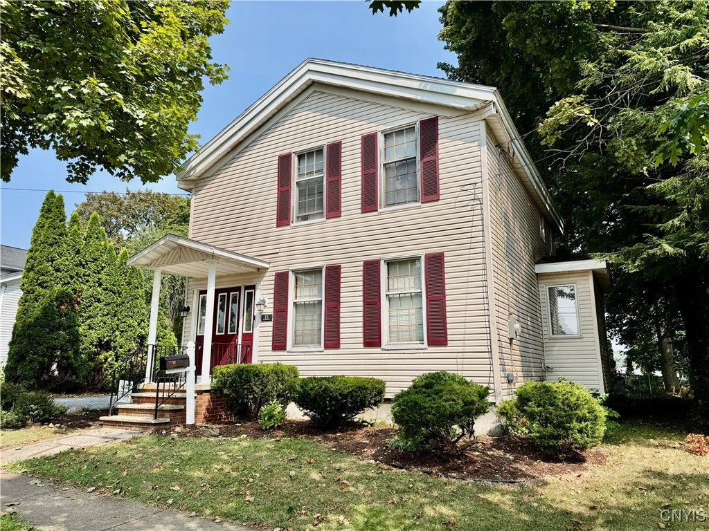 15 East Oneida Street, Lysander, NY 13027