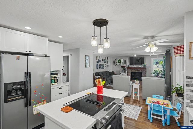 6695 McLeod Ln NE, Keizer, OR 97303