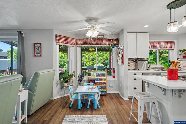 6695 McLeod Ln NE, Keizer, OR 97303