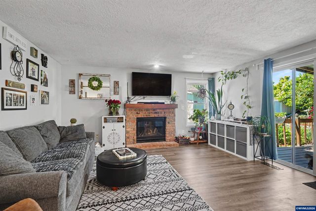 6695 McLeod Ln NE, Keizer, OR 97303