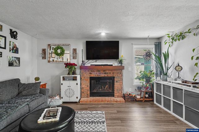 6695 McLeod Ln NE, Keizer, OR 97303