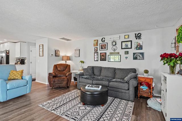 6695 McLeod Ln NE, Keizer, OR 97303