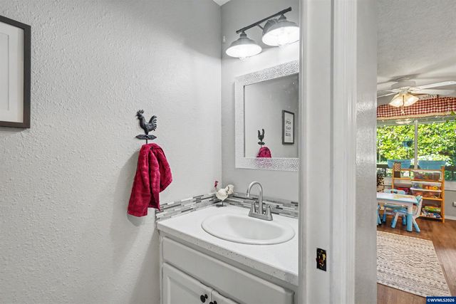 6695 McLeod Ln NE, Keizer, OR 97303