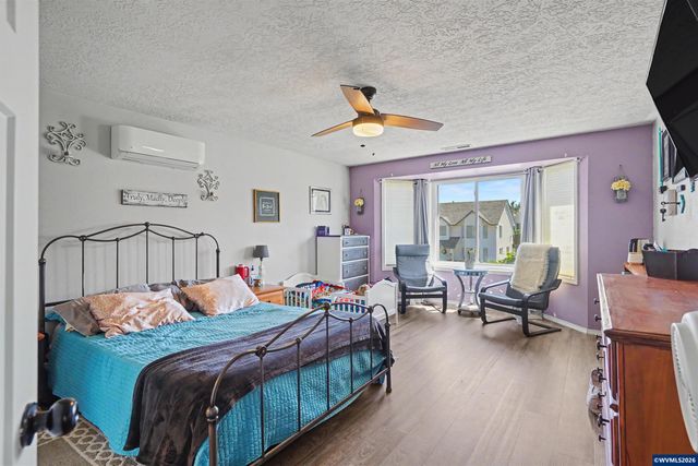 6695 McLeod Ln NE, Keizer, OR 97303