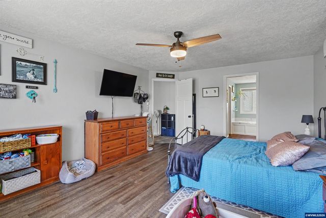 6695 McLeod Ln NE, Keizer, OR 97303