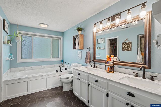 6695 McLeod Ln NE, Keizer, OR 97303