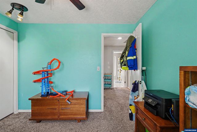 6695 McLeod Ln NE, Keizer, OR 97303