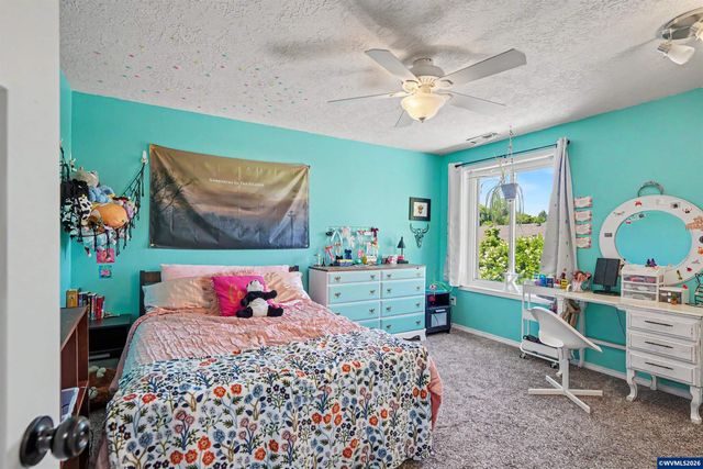 6695 McLeod Ln NE, Keizer, OR 97303