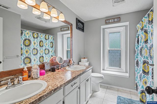 6695 McLeod Ln NE, Keizer, OR 97303