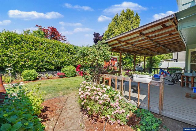 6695 McLeod Ln NE, Keizer, OR 97303