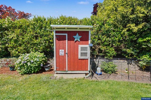 6695 McLeod Ln NE, Keizer, OR 97303