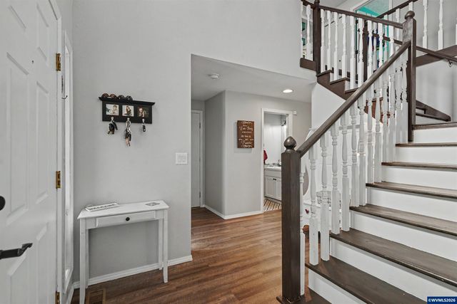 6695 McLeod Ln NE, Keizer, OR 97303