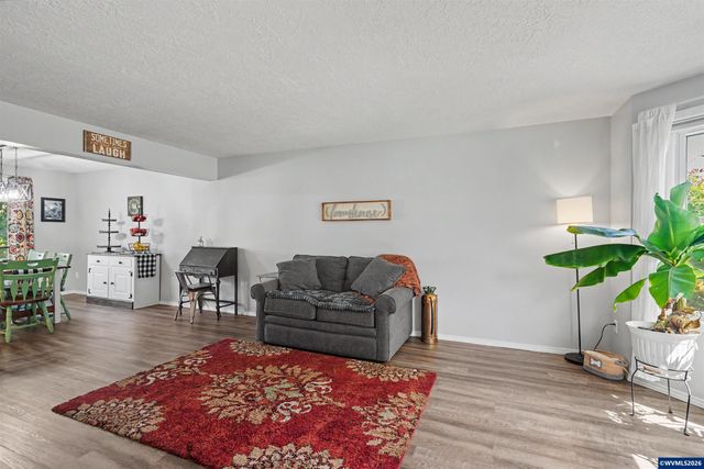 6695 McLeod Ln NE, Keizer, OR 97303
