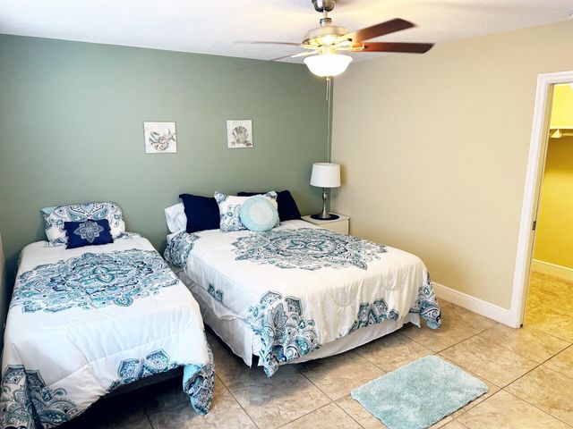 801 Hummingbird Way 104, North Palm Beach, FL 33408