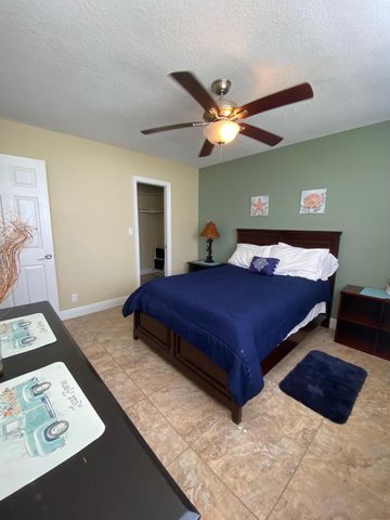 801 Hummingbird Way 104, North Palm Beach, FL 33408