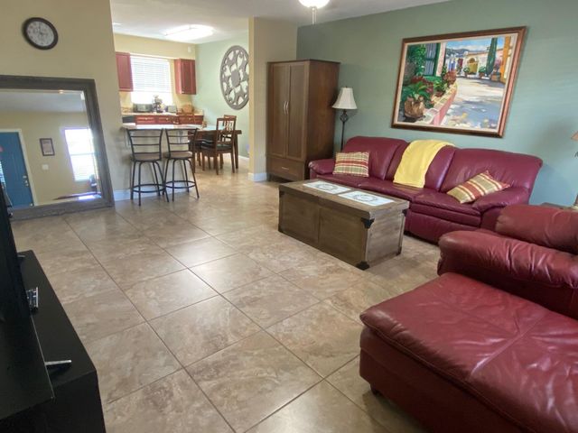 801 Hummingbird Way 104, North Palm Beach, FL 33408