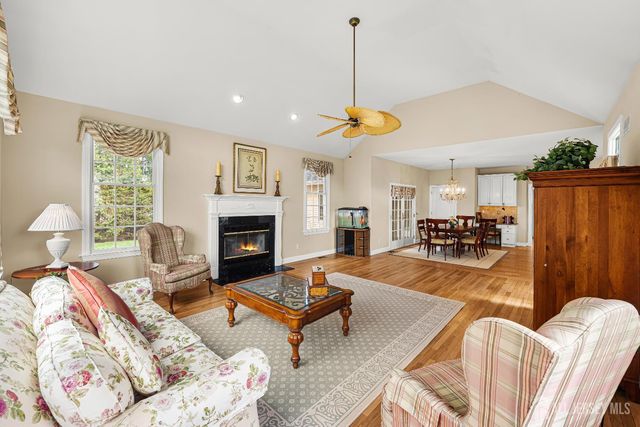 4 Windmill Court, Plainsboro, NJ 08536