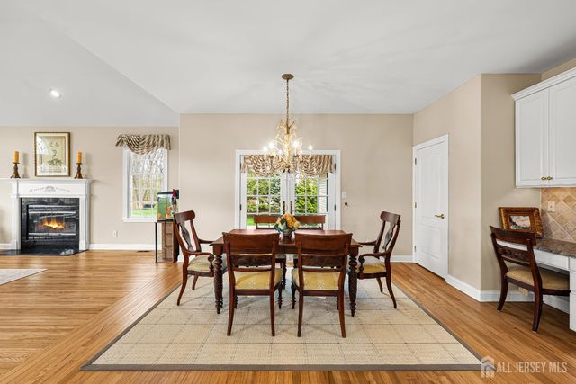 4 Windmill Court, Plainsboro, NJ 08536