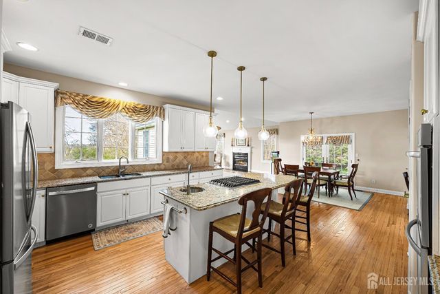 4 Windmill Court, Plainsboro, NJ 08536