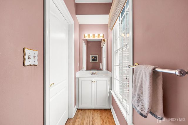 4 Windmill Court, Plainsboro, NJ 08536