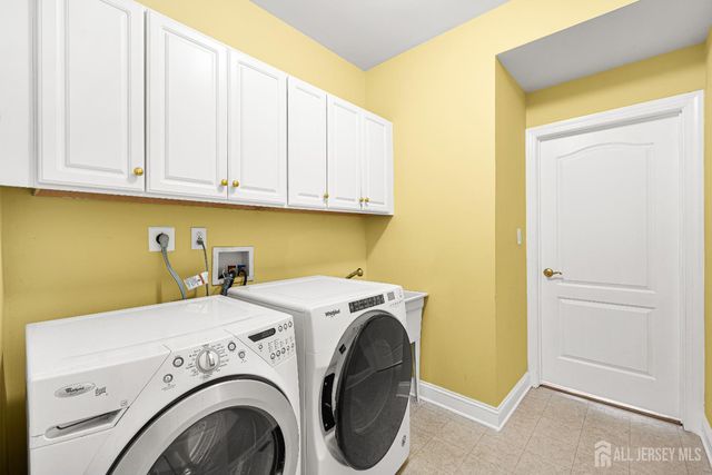 4 Windmill Court, Plainsboro, NJ 08536