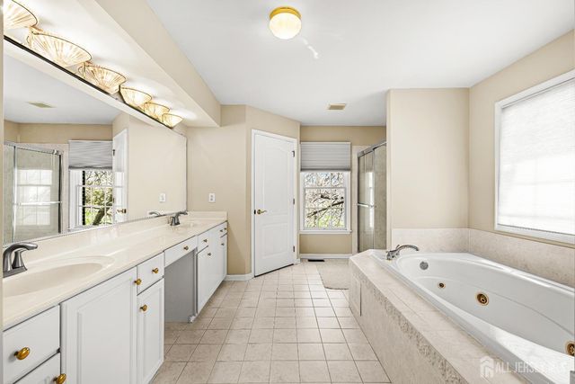 4 Windmill Court, Plainsboro, NJ 08536