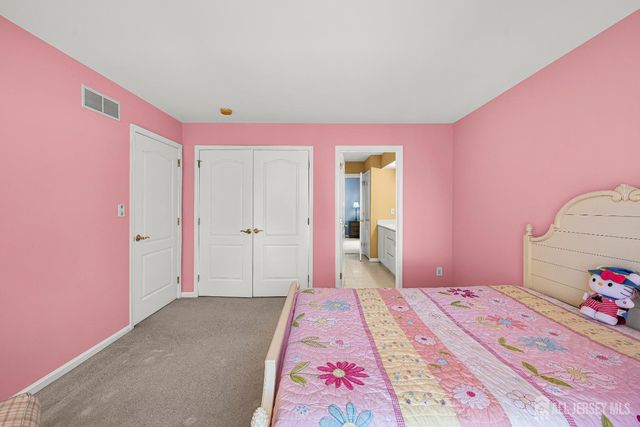 4 Windmill Court, Plainsboro, NJ 08536