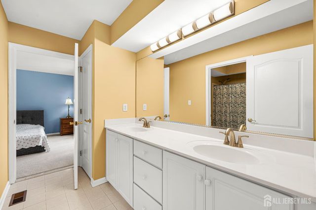 4 Windmill Court, Plainsboro, NJ 08536