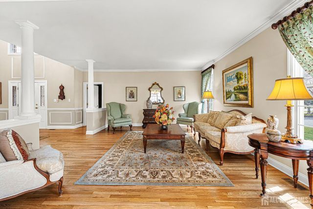 4 Windmill Court, Plainsboro, NJ 08536