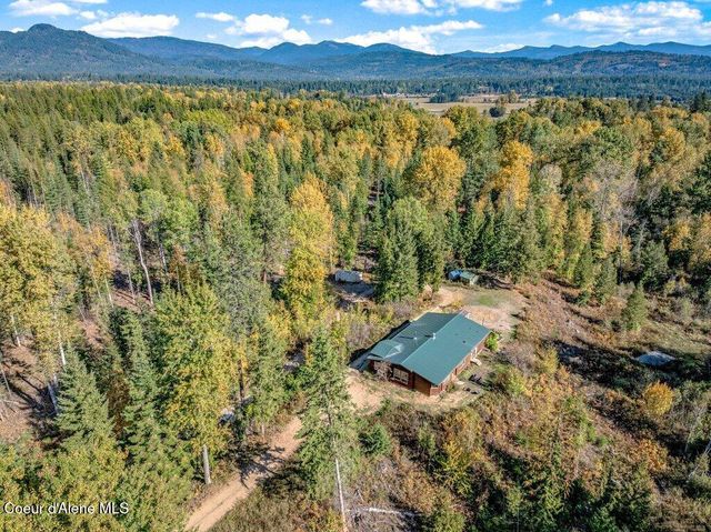 341 Higgins LN, Sandpoint, ID 83864 property photo