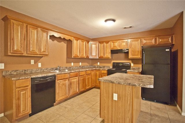 3012 S B Street, Rogers, AR 72756