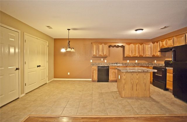 3012 S B Street, Rogers, AR 72756