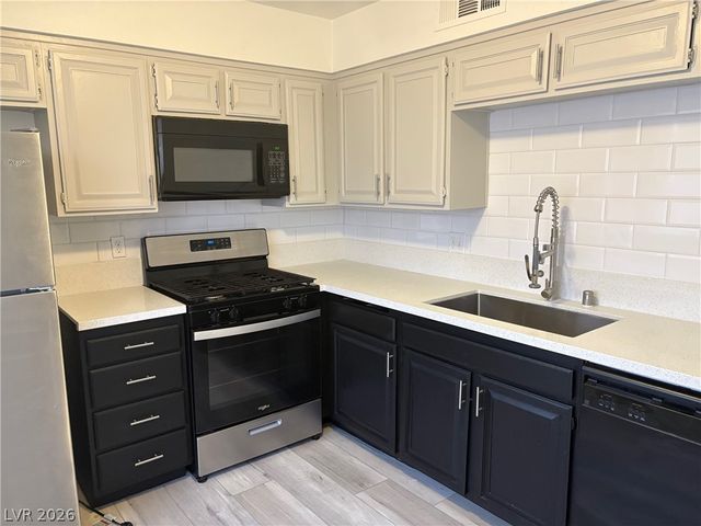 3535 Mercury Street F, North Las Vegas, NV 89030